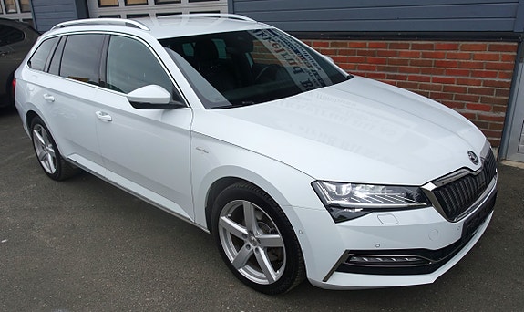 Skoda Superb 3 of 5