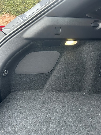 Lexus UX300e 21 of 30