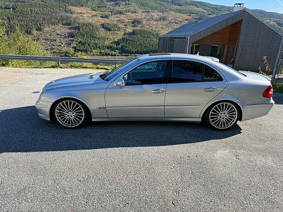 Mercedes-Benz E280 4 of 19