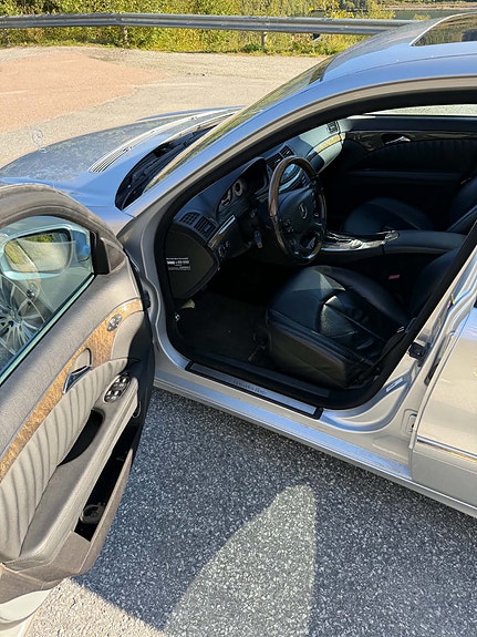 Mercedes-Benz E280 9 of 19
