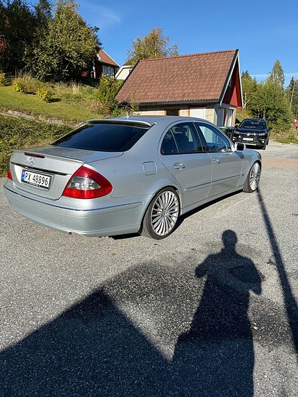 Mercedes-Benz E280 7 of 19