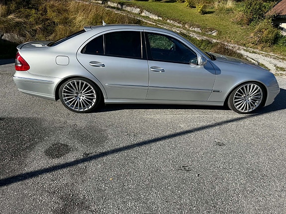 Mercedes-Benz E280 8 of 19