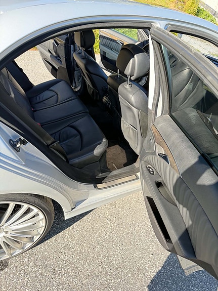 Mercedes-Benz E280 13 of 19