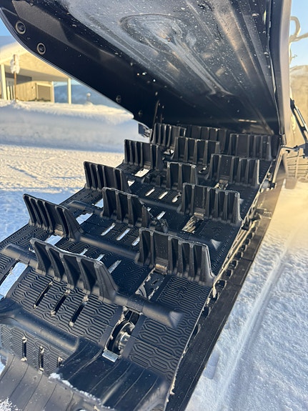Ski-doo Summit X Expert 850 E-TEC Turbo 12 of 13