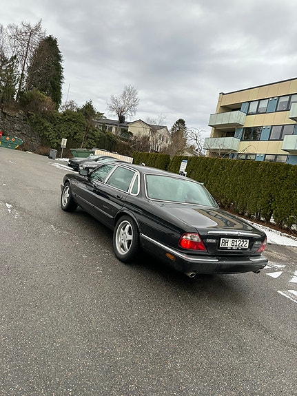 Jaguar XJ 5 of 24