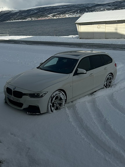 BMW 328i 2 of 5