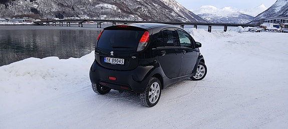 Peugeot iOn 3 of 29
