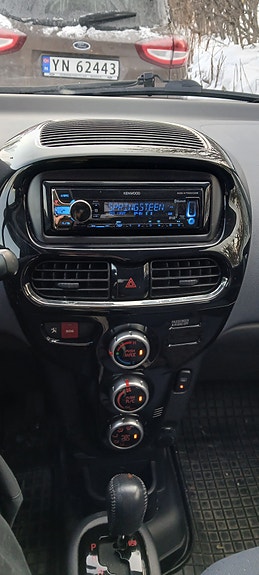 Peugeot iOn 26 of 29