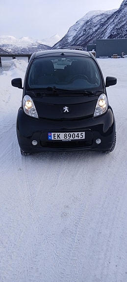 Peugeot iOn 9 of 29