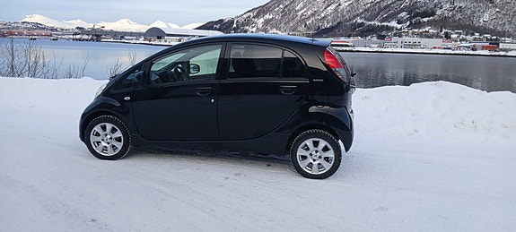 Peugeot iOn 8 of 29