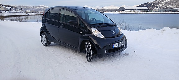 Peugeot iOn 21 of 29