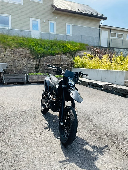 Aprilia SX 125 3 of 12
