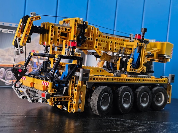 Lego Technic 8421 Mobile Crane