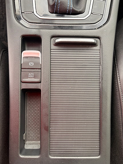 Volkswagen Passat 9 of 28