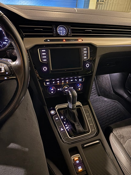 Volkswagen Passat 24 of 28