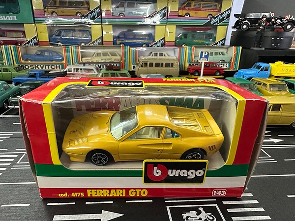 Ferrari GTO modellbil 1:43 fra Bburago