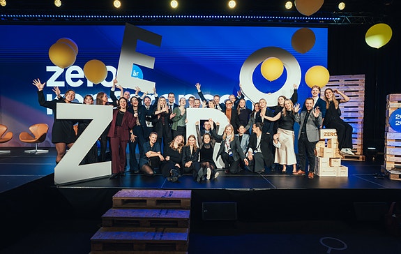 Hele ZERO-gjengen på Zerokonferansen 2025. (Foto: Kevin Dahlman/ZERO).