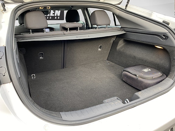 Hyundai IONIQ 21 of 21