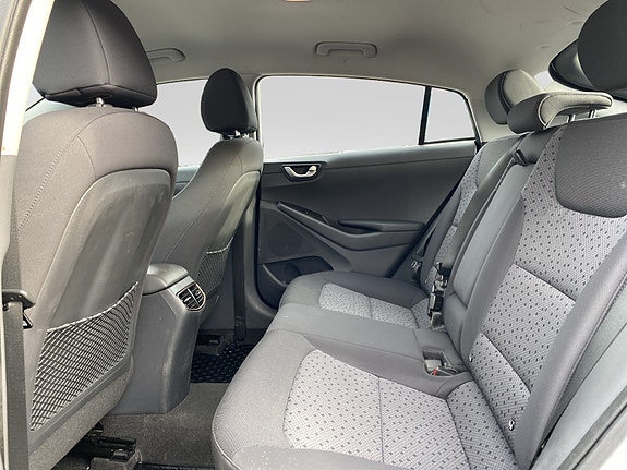 Hyundai IONIQ 19 of 21
