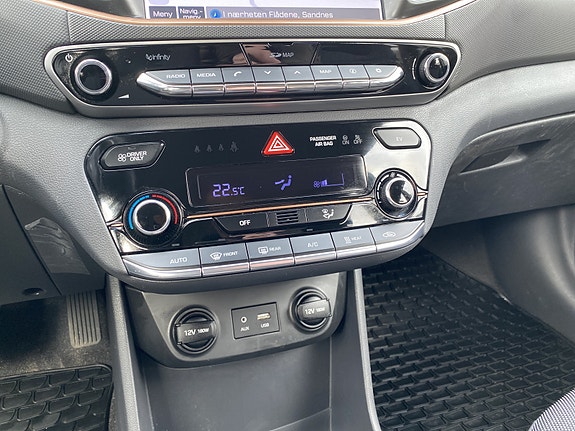 Hyundai IONIQ 17 of 21