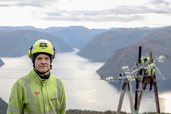 Linjearbeid på montørbasen i Sogndal