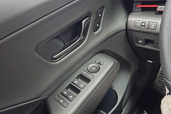 Hyundai Kona 17 of 30