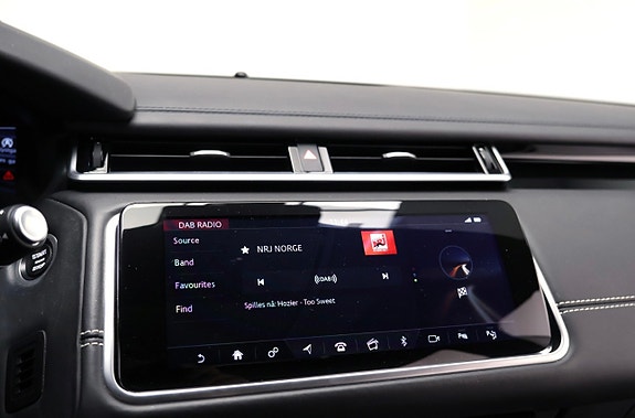 Land Rover Range Rover Velar 14 of 27