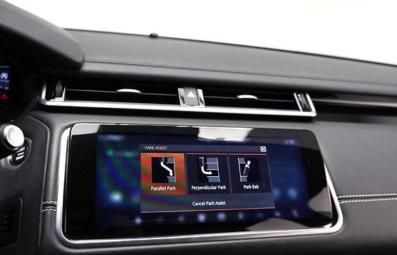 Land Rover Range Rover Velar 18 of 27