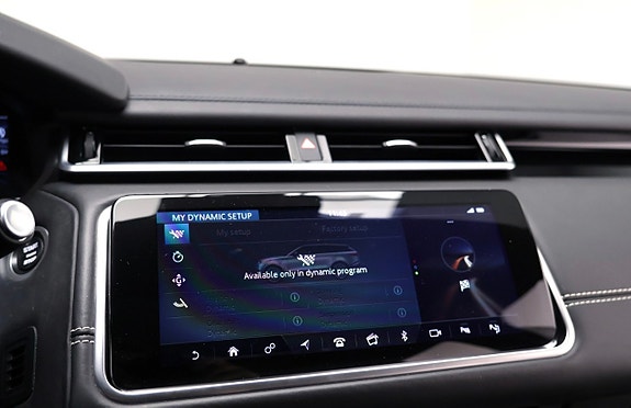 Land Rover Range Rover Velar 16 of 27