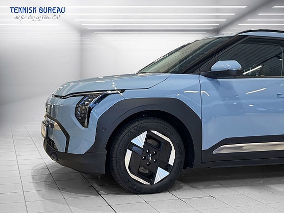 Kia EV3 2 of 5