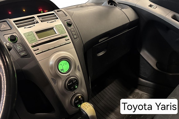 Toyota Yaris 7 of 11