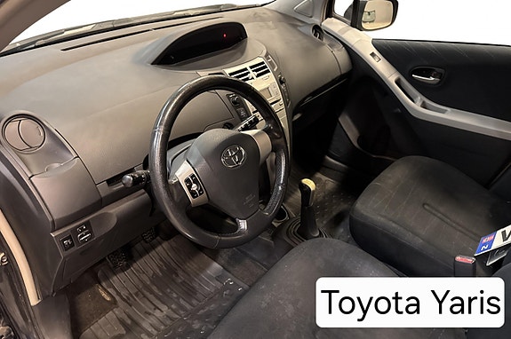 Toyota Yaris 11 of 11
