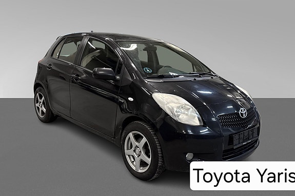 Toyota Yaris 2 of 11