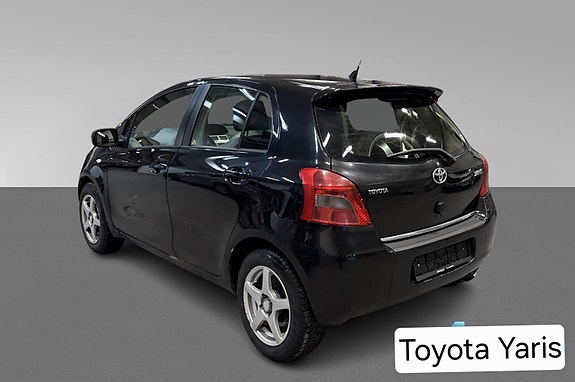 Toyota Yaris 4 of 11