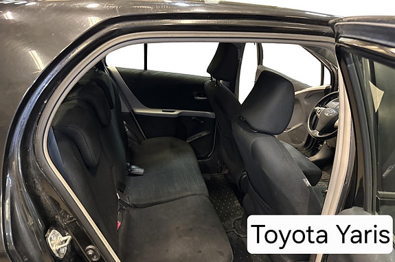 Toyota Yaris 10 of 11