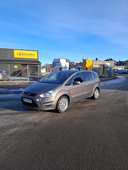 Ford S-MAX 3 of 24