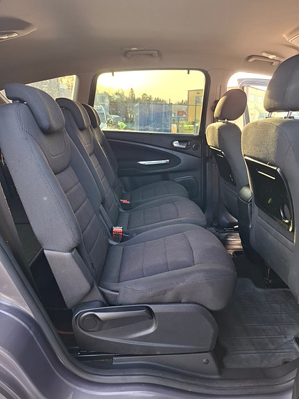 Ford S-MAX 16 of 24