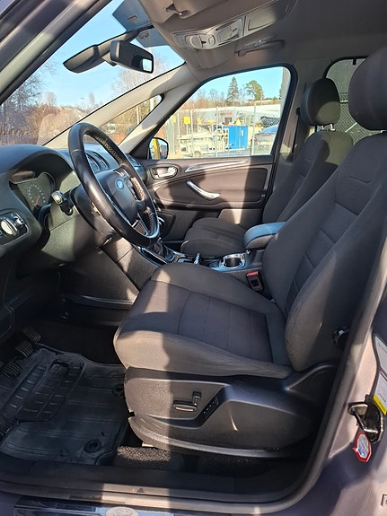 Ford S-MAX 10 of 24