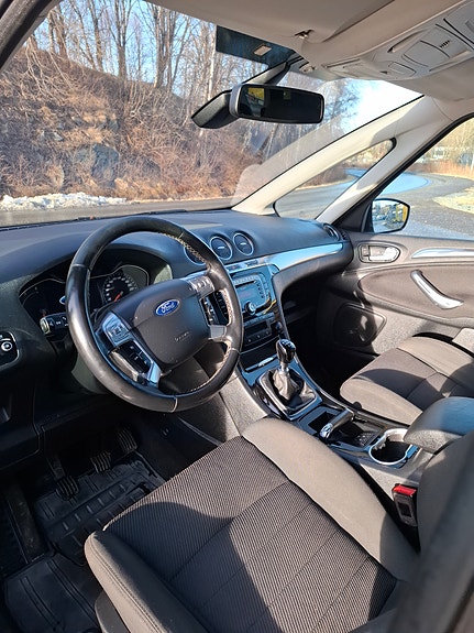 Ford S-MAX 11 of 24