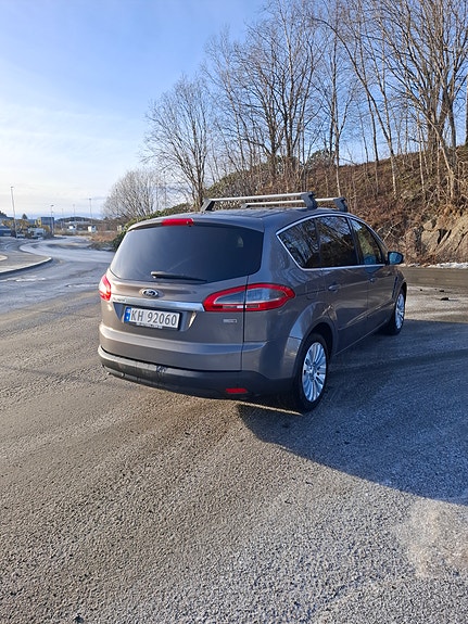 Ford S-MAX 7 of 24