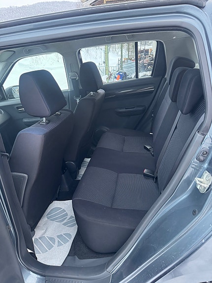 Suzuki Swift 8 of 11