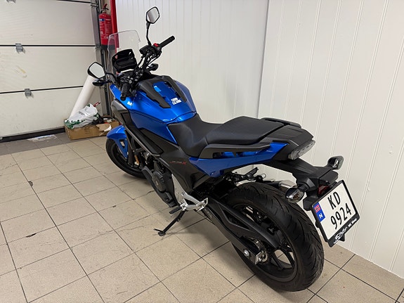 Honda NC 750X 3 of 5