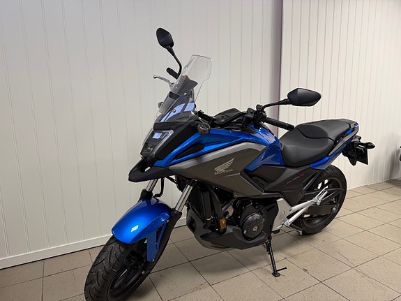 Honda NC 750X 2 of 5