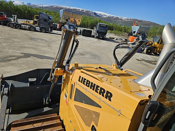Liebherr 736 05 LGP 27 of 28