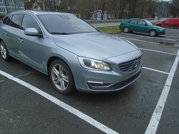Volvo V60 4 of 5