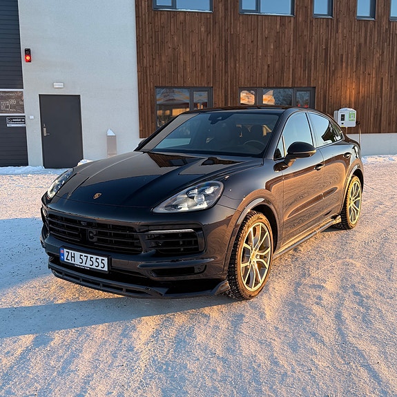 Porsche Cayenne Coupe 3 of 5