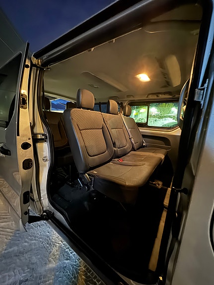 Opel Vivaro 17 of 24