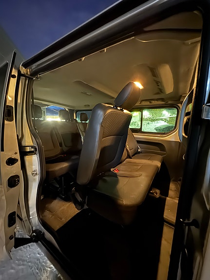 Opel Vivaro 16 of 24