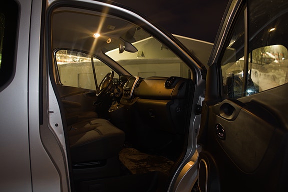 Opel Vivaro 14 of 24