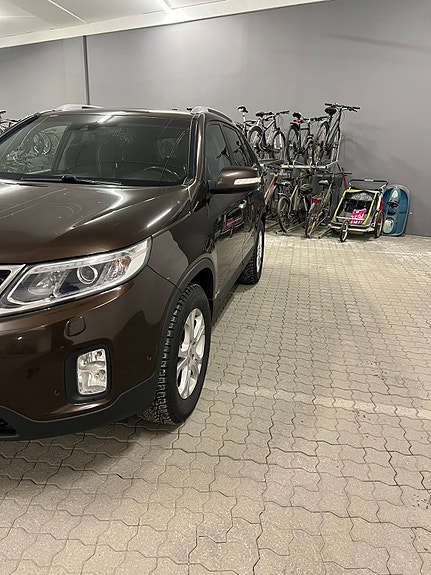 Kia Sorento 2 of 11